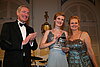 – Charlotte Parnack mit dem Laudator und Jurymitglied, Rundfunkmann Dr. Martin Wilhelmi, und Marina Friedt. (Foto: Mirko Hannemann)