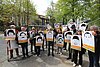 – DJV-Kolleginnen und -Kollegen vor dem russischen Generalkonsulat in Hamburg.