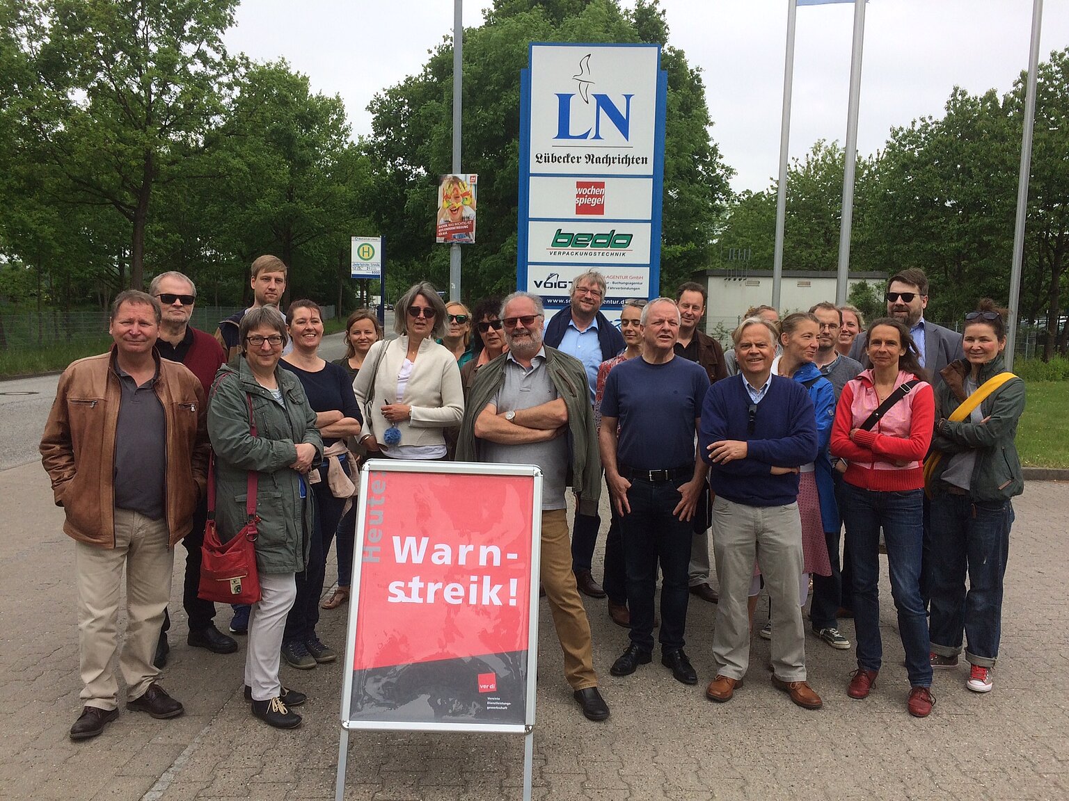 – Streikende in Lübeck am 18.05.2018; Foto: Brigitte Hörnschemeyer