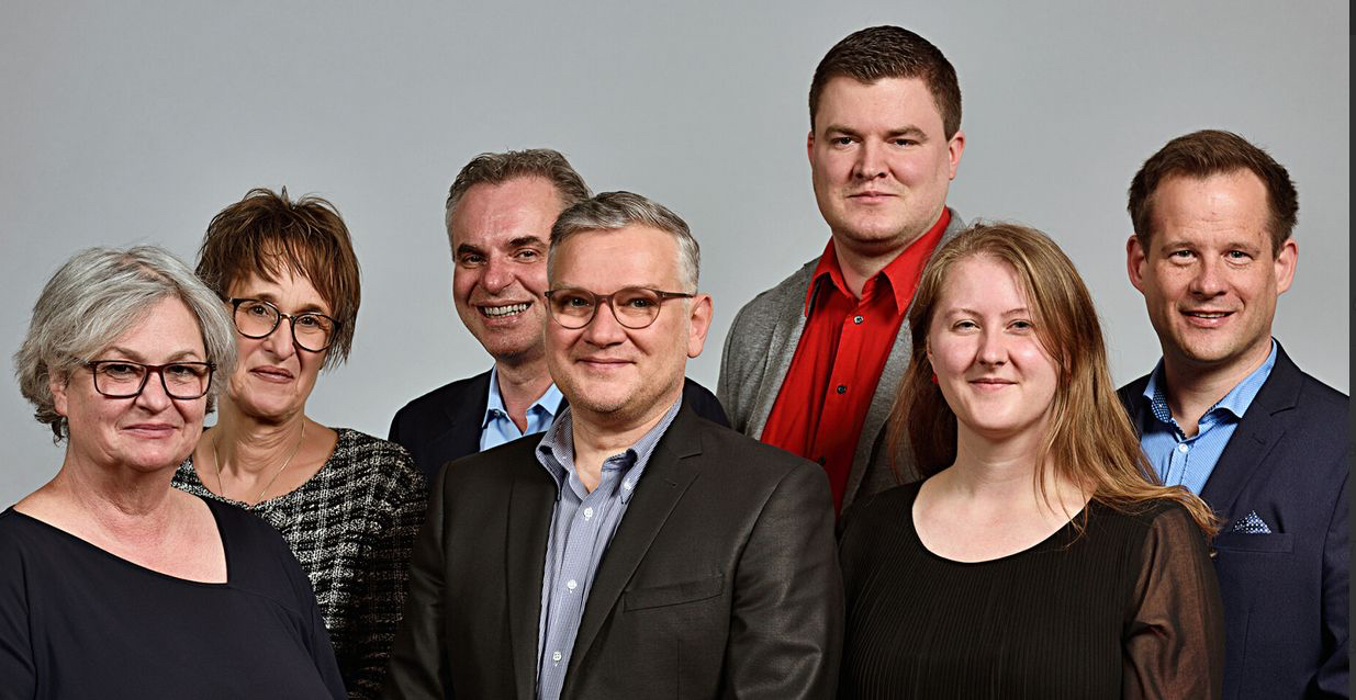 – Sie leiten für die nächsten zwei Jahre die Geschicke des Verbandes: Anne Webert, Katrin Kroemer, Frank Überall, Harald Stocker, Philipp Blanke, Mariana Friedrich und Mika Beuster (v.l.n.r.) (Foto: Werner Siess)