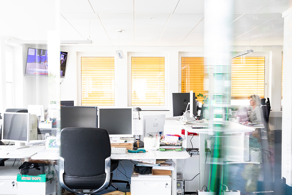 – Ein fast leerer Newsroom in Zeiten von Corona: Im Bild die Räumlichkeiten von action press in Hamburg.